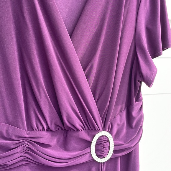 Very nice dress with crystal embellishment burgundy color - Picture 9 of 10